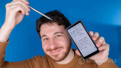  Molto 'smart' ma poco 'phone' questo lettore ebook a colori tascabile: la recensione 