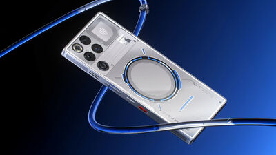  Design trasparente e un cuore liquido: così nasce il telefono più potente del momento 