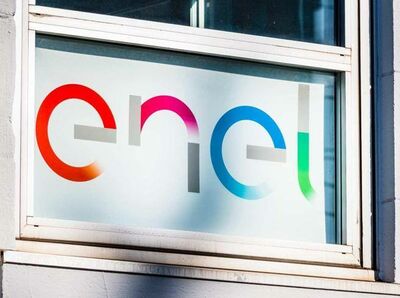  Enel, Fitch Taglia il Rating sul Debito: il Titolo in Calo in Borsa 