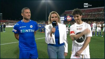  La Partita del Cuore, la domanda di Simona Ventura a Totti - TvBlog 