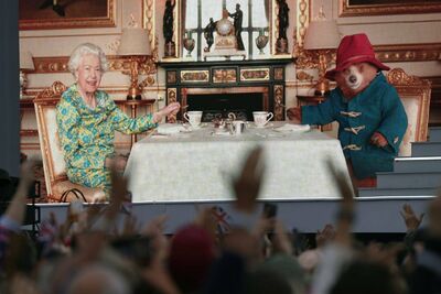  Platinum Party at the Palace, la Regina e il the con Paddington - TvBlog 