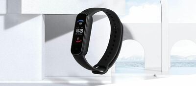  Amazfit Band 5, il CROLLO DI PREZZO su Amazon lo rende il best buy della categoria 