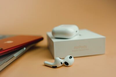  Apple AirPods 3 DOMINA nelle richieste su Amazon: oggi costano anche 50€ in meno 