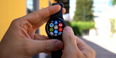  Samsung porta il suo browser sul polso: eccolo su Galaxy Watch 4 e 4 Classic 