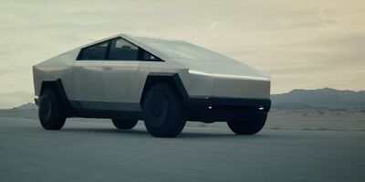  Tesla Cybertruck a Los Angeles con Elon Musk E Jay Leno 