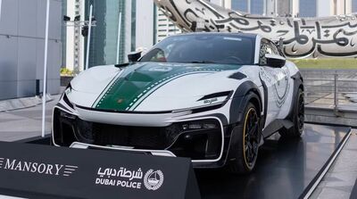  La nuova Ferrari della polizia di Dubai è una Mansory Purosangue Pugnator 
