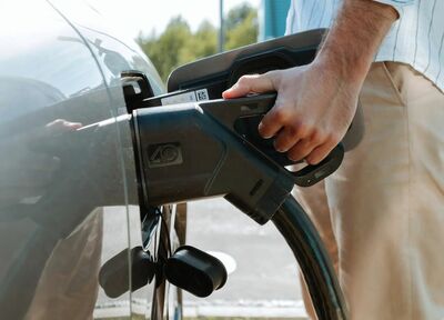  Electra, l'ambizioso piano per la ricarica ultrafast a Milano: 17 stazioni entro il 2026 