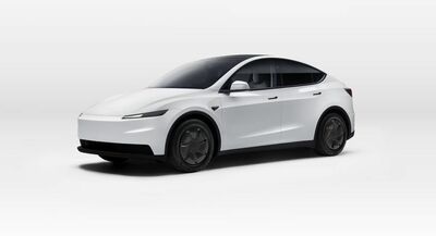  Tesla Model Y Standard, debutta la versione più 'economica'. Sorpresa, c'è anche la Model 3 Standard 