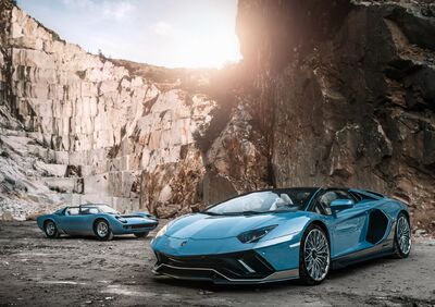  Lamborghini Aventador LP 780-4 Ultimae, l'ultimo modello Omaggia la Miura Roadster 