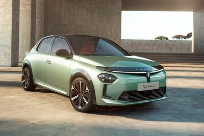  Lancia Ypsilon, la primavera porta sconti record: fino a 12.950 euro 