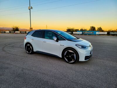  Volkswagen ID.3, l'auto elettrica più venduta in Europa ad ottobre 