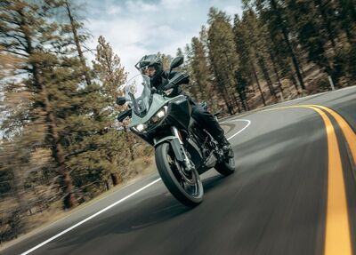  Zero Motorcycles DSR/X, la nuova 'adventure bike' con batteria da 17,3 kWh 