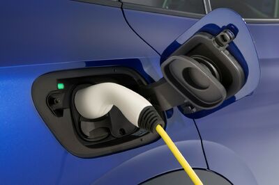  Crescono ibride, Plug-in ed Elettriche in UE nel 2021. Male benzina e diesel 