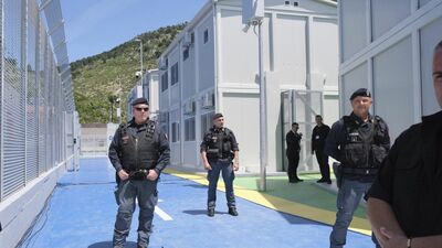  Migranti, ripartono i trasferimenti dall 'Italia all'Albania 