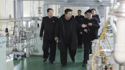  Kim Jong-un ispeziona un impianto nucleare, pressioni su Trump 