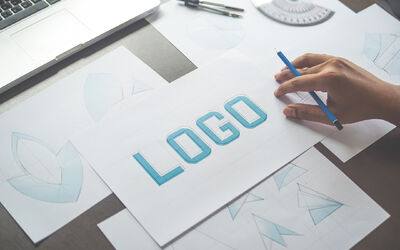  Crea loghi personalizzati con Canva 