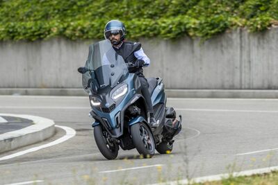  Piaggio Mp3: la nuova evoluzione dello scooter a tre ruote 