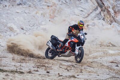  Ktm 1290 Super Adventure R 2023: avanzare oltre l’asfalto 