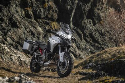  Ducati Multistrada V4: in moto lungo i percorsi dell’Islanda 