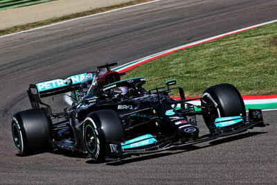  F1 | Hamilton in pole ad Imola, Perez beffa Verstappen all’ultimo respiro 