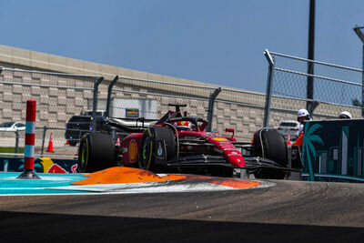  Formula 1 | Ferrari: Leclerc ottiene il miglior tempo nelle FP1, Sainz sesto 