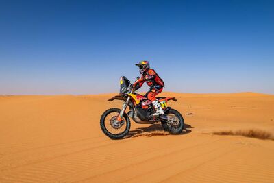  Dakar | Tappa 11 Moto: magra consolazione per Kevin Benavides. Sunderland torna leader, Van Beveren perde quota 