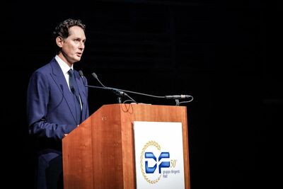  Elkann vuota il sacco su Stellantis e gli altri marchi: c'è Un Grosso Problema e c'è di mezzo Trump