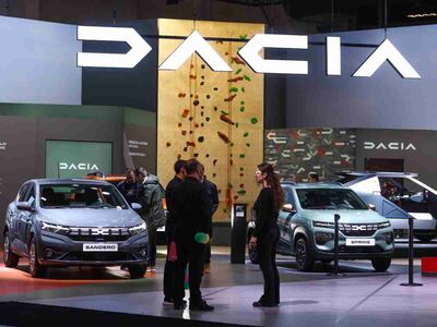  Dacia Sandero si rinnova nel 2026: prime immagini della nuova best-seller anti-FIAT