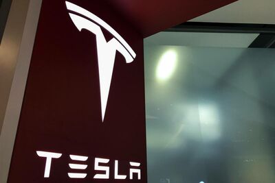  Attacchi anti -Tesla, arriva la mossa disperata di Elon Musk: ecco come difendersi dagli assalti