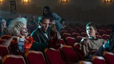  La Sposa!, la nostra recensione: femminismo, cinefilia e sberleffo punk, ma c'è anche tanto romanticismo 