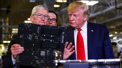  Trump rivela: “Ho aiutato Tim Cook con i dazi USA” 