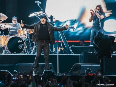  √ Vasco Rossi battuto da un cantante croato per biglietti venduti 