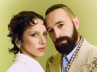  √ I Coma Cose si sono lasciati: annullati i live di Roma e Milano 