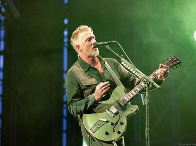  √ Queens Of The Stone Age: esce il live nelle Catacombe di Parigi 