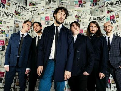  √ Pinguini Tattici Nucleari: un nuovo tour negli stadi nel 2027 