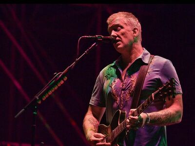  √ Josh Homme ha le idee molto chiare sul suo post mortem 