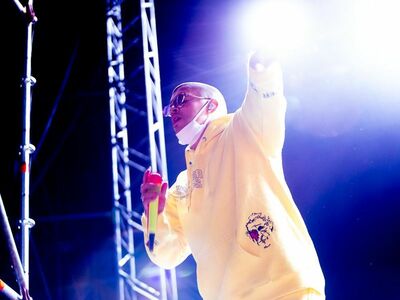  √ Bad Bunny lancia una società di management per sportivi 