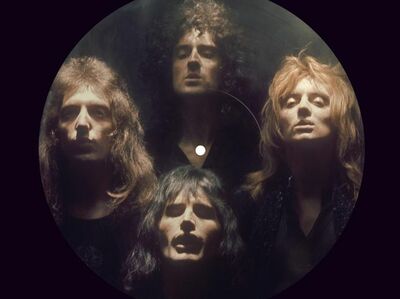  √ Queen, ‘Bohemian Rhapsody’ fa 50 anni: genesi e segreti del brano 