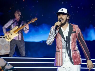  √ Pinguini Tattici Nucleari: in arrivo un singolo con Max Pezzali? 