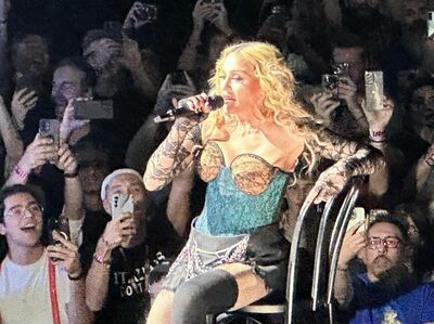  √ La celebrazione di Madonna è una lezione di cultura pop 