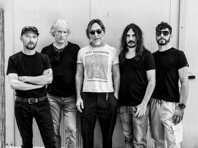  √ Il pubblico degli Afterhours: niente cellulari ai concerti 