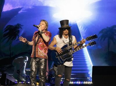  √ Guns N’ Roses, è partito il Tour 2025: la scaletta 