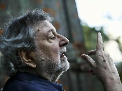  √ Francesco Guccini, autore conto terzi negli anni Sessanta 