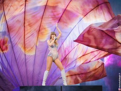  √ Taylor Swift batte Madonna con più Album al numero uno in UK 