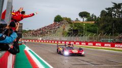  6 Ore di Imola: Ferrari in trionfo davanti ai propri tifosi, sfuma il successo per Valentino Rossi 