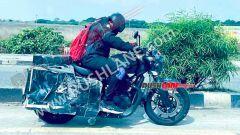  Royal Enfield: la bobber Shotgun 650 è in strada. Le foto Spia 