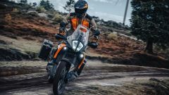  Nuova KTM 890 Adventure 2023, ecco come cambia l'enduro stradale 
