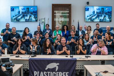  Puglia: Nel 2024 rimosse 60 tonnellate di plastica e rifiuti dall’ambiente grazie a Plastic Free Onlus 