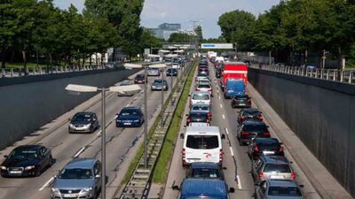  'Sono polacco da 10 generazioni': il trucco del furbetto napoletano ammazza bollo e RC AUTO I Se ti acchiappano però ti fanno suonare l'Aida