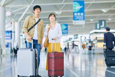  Scappa dal freddo in questa meta italiana mozzafiato: case di roccia a picco sul mare e relax